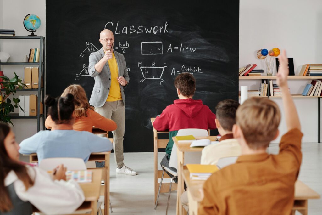 sonhar com escola
