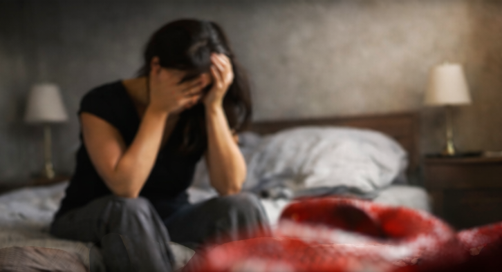 Cobra vermelha em sonho representando conflitos internos e tensão emocional na vida do sonhador